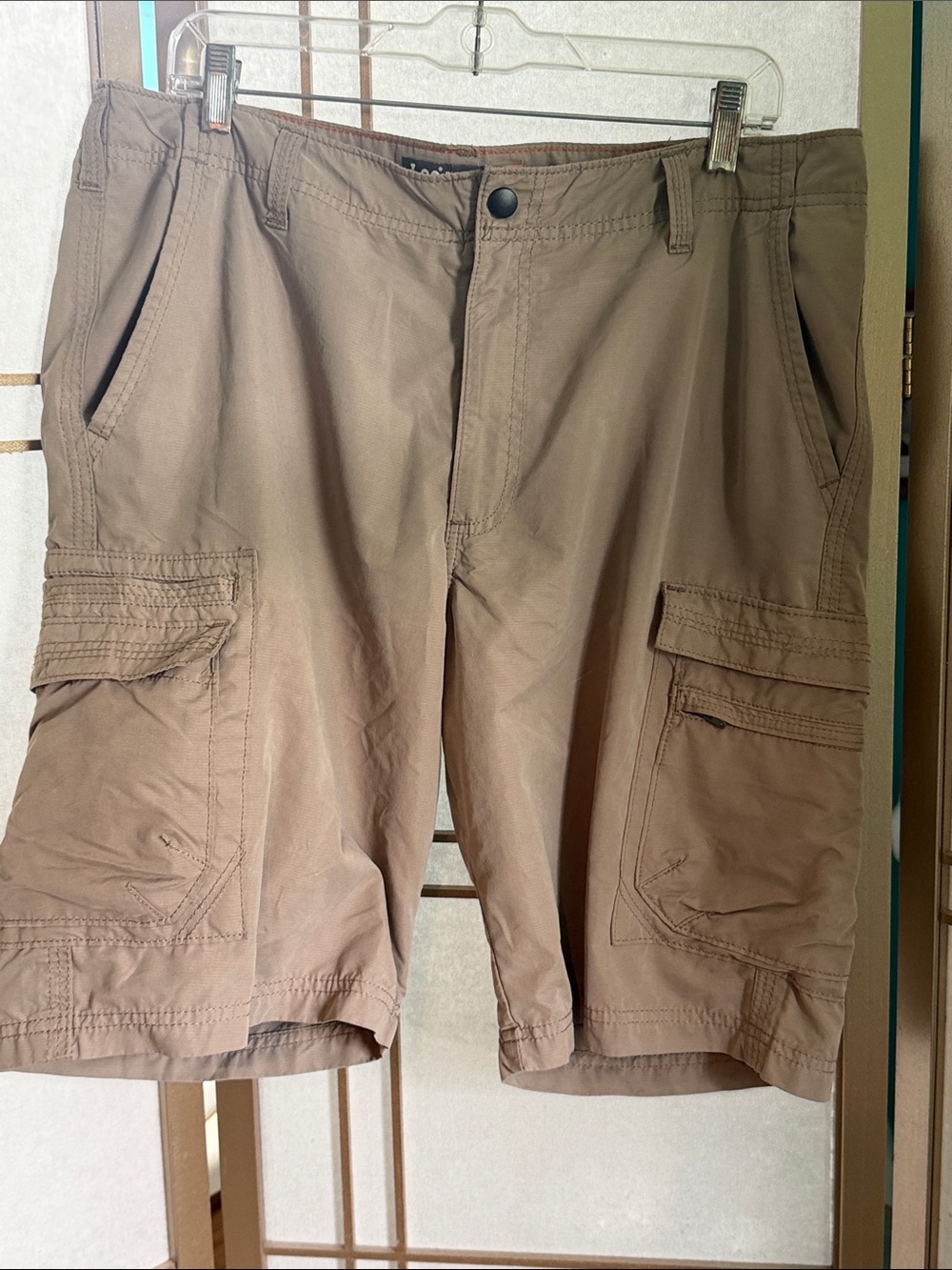 Lee Dungarees Khaki Cargo Shorts, men’s size 34